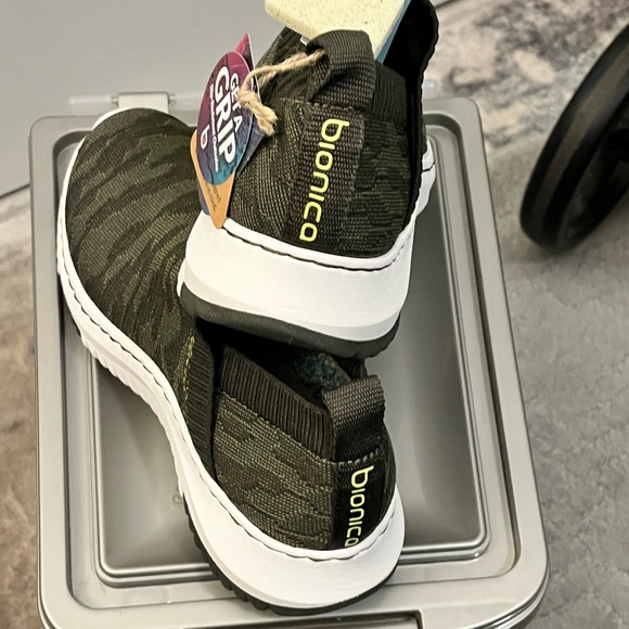 ๐๐๐ฒ๐ฟ๐ฎ ๐๐ช๐ถ๐ธ๐พ๐ฏ๐๐ช๐ฐ๐ฎ ๐ข๐๐ฒ๐น-๐๐ท ๐๐ฃ๐ฑ๐๐ฎ๐ฃ๐ฒ๐ ๐ข๐ฑ๐ธ๐ฎ๐ข - Picture 3 of 5